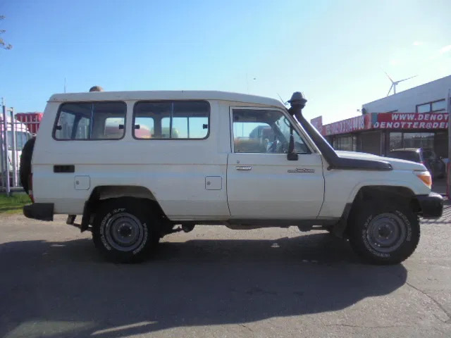 Toyota Land Cruiser HZJ78L 4X4 EXPORT OUTSIDE EU ONLY - 汽车:图4 Toyota Land Cruiser HZJ78L 4X4 EXPORT OUTSIDE EU ONLY - 汽车:图4
