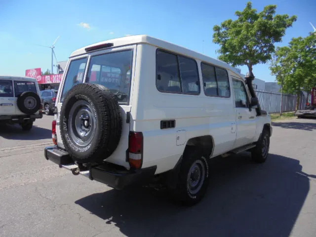 Toyota Land Cruiser HZJ78L 4X4 EXPORT OUTSIDE EU ONLY - 汽车:图5 Toyota Land Cruiser HZJ78L 4X4 EXPORT OUTSIDE EU ONLY - 汽车:图5