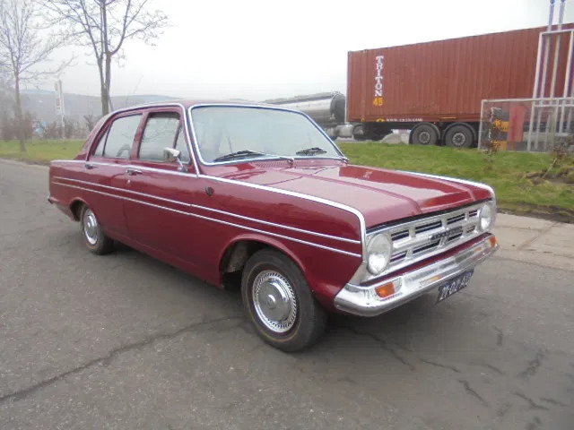 Vauxhall VX 4.90 - 轿车:图4 Vauxhall VX 4.90 - 轿车:图4