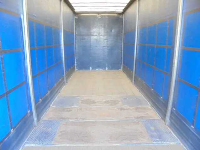 Volvo FH 460 6X2 NL TRUCK - 侧帘卡车:图5 Volvo FH 460 6X2 NL TRUCK - 侧帘卡车:图5