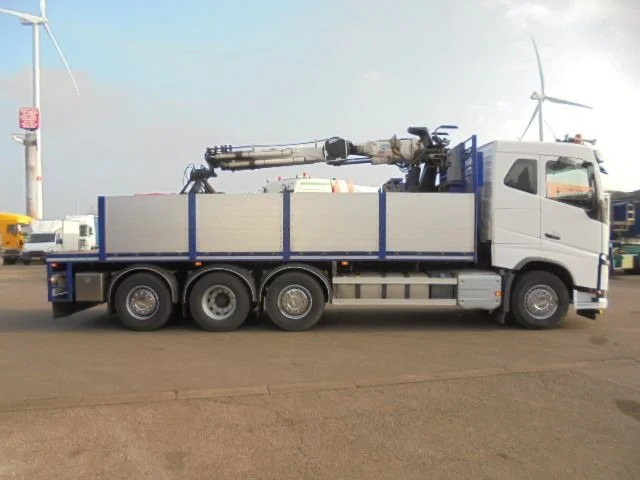Volvo FH FH 460 8X2 - 栏板式/ 平板卡车, 起重车:图1 Volvo FH FH 460 8X2 - 栏板式/ 平板卡车, 起重车:图1