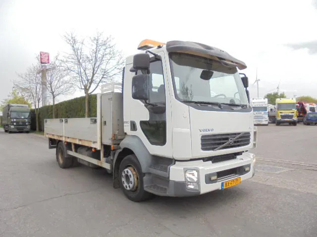 Volvo FL 290 NL TRUCK LOW KM - 栏板式/ 平板卡车:图3 Volvo FL 290 NL TRUCK LOW KM - 栏板式/ 平板卡车:图3