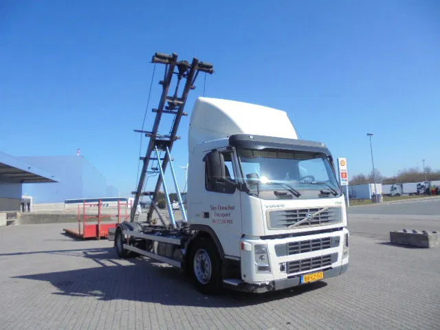 Volvo FM 260 MANUAL GEAR NL TRUCK - 光缆系统卡车:图3 Volvo FM 260 MANUAL GEAR NL TRUCK - 光缆系统卡车:图3
