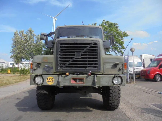 Volvo N 10 6X6 L + FASSI - 起重车:图2 Volvo N 10 6X6 L + FASSI - 起重车:图2