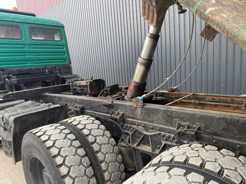 翻斗车 MAN 26.372：图16