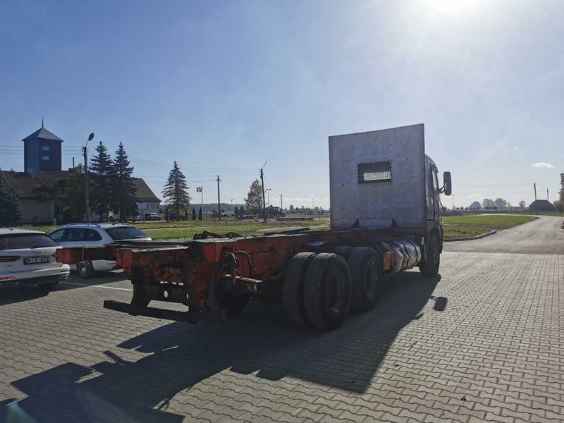 Volvo FH12 420 chassis truck - 驾驶室底盘卡车:图4 Volvo FH12 420 chassis truck - 驾驶室底盘卡车:图4