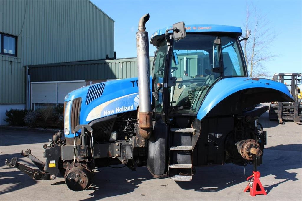 New Holland T8020 - 拖拉机:图1 New Holland T8020 - 拖拉机:图1