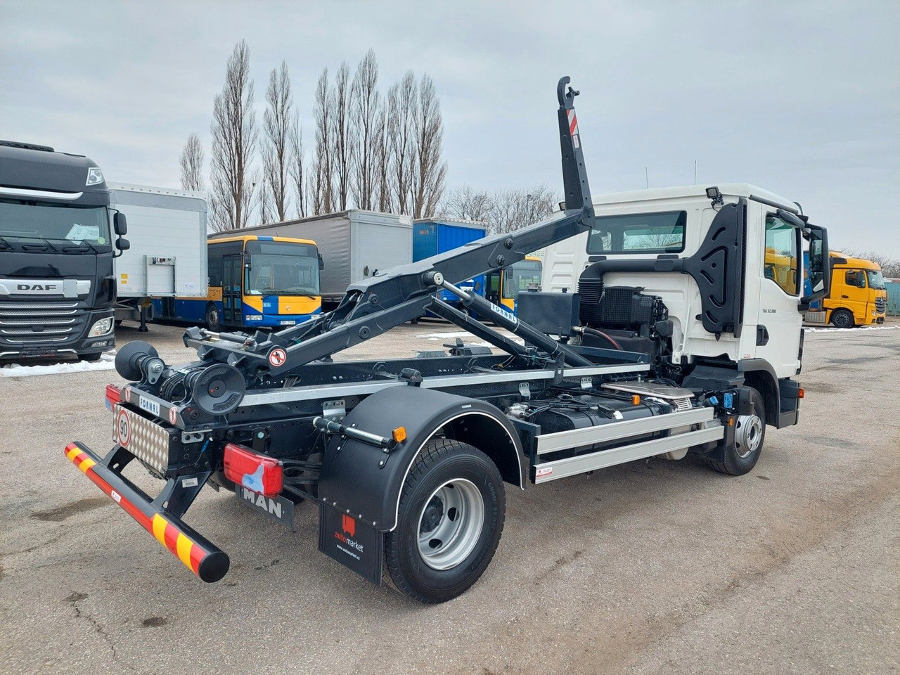 MAN TG3 TGL 12.190 BB 4x2 - 吊钩升降车:图4 MAN TG3 TGL 12.190 BB 4x2 - 吊钩升降车:图4