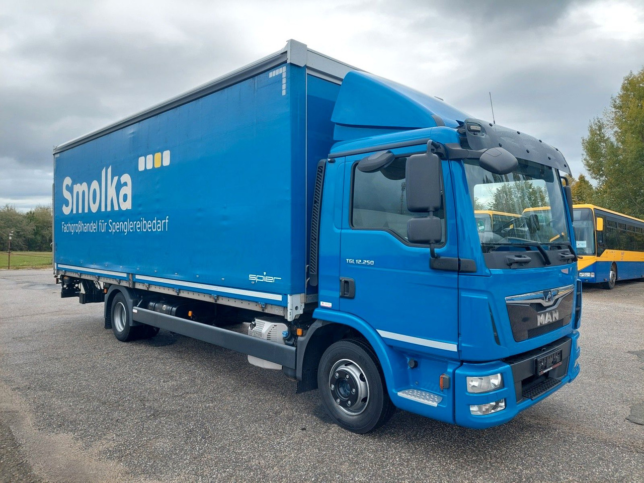 MAN TGL 12.250 BL 4x2 - 侧帘卡车:图2 MAN TGL 12.250 BL 4x2 - 侧帘卡车:图2