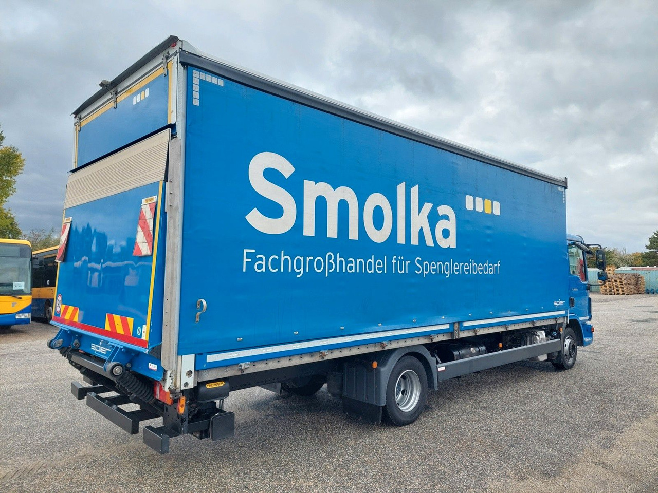 MAN TGL 12.250 BL 4x2 - 侧帘卡车:图4 MAN TGL 12.250 BL 4x2 - 侧帘卡车:图4