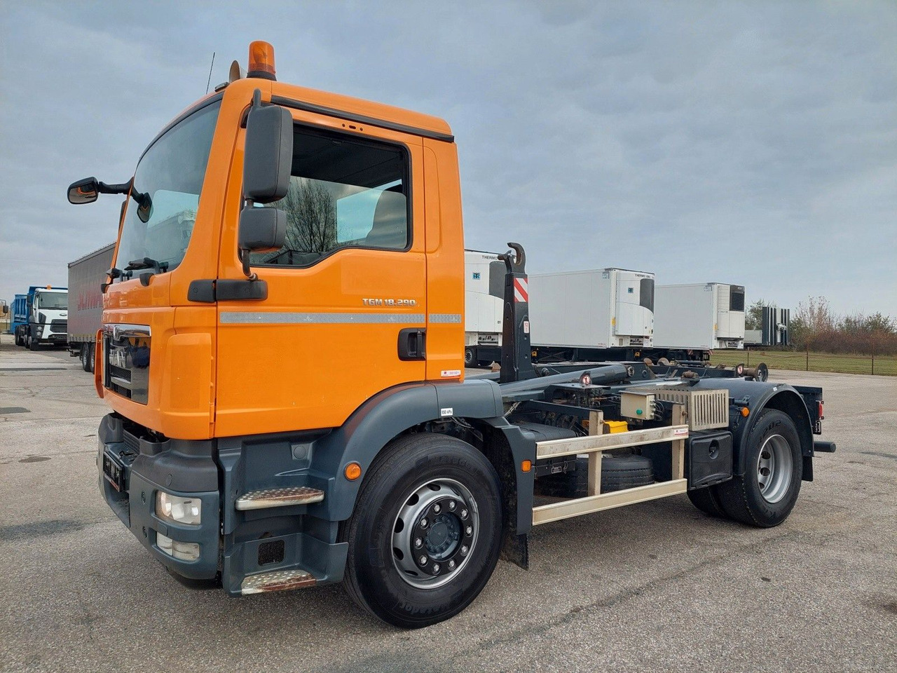 MAN TGM 18.290 4X2 BB - 吊钩升降车:图5 MAN TGM 18.290 4X2 BB - 吊钩升降车:图5