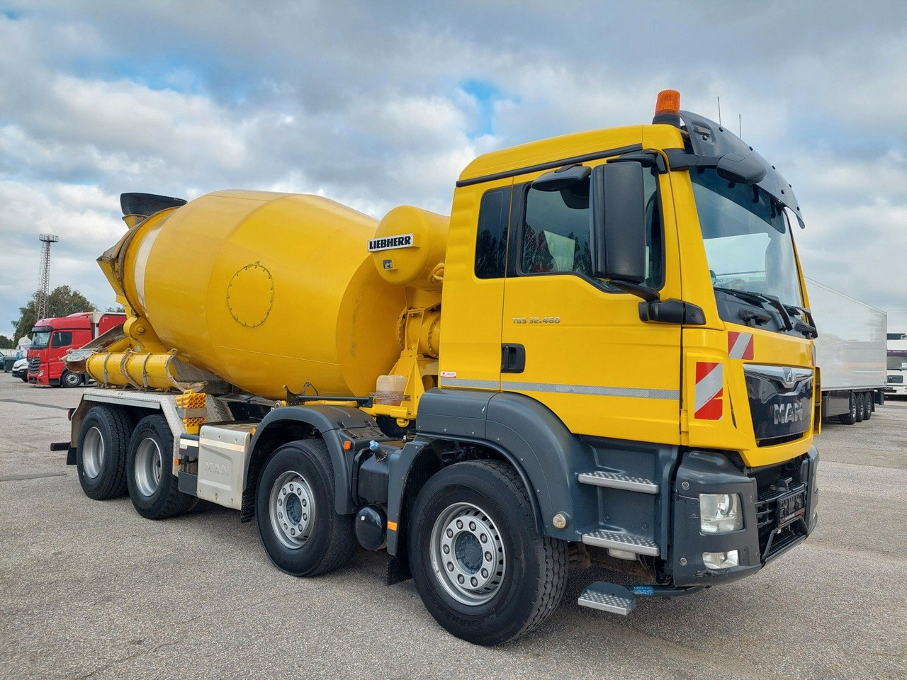 MAN TGS 32.460 8X4 BB Liebherr 9 m³ - 混凝土搅拌车:图2 MAN TGS 32.460 8X4 BB Liebherr 9 m³ - 混凝土搅拌车:图2