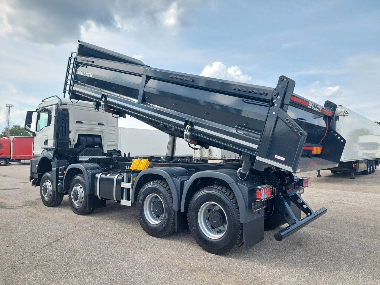 MAN TGS 41.520 8X6 BB CH - 翻斗车:图3 MAN TGS 41.520 8X6 BB CH - 翻斗车:图3
