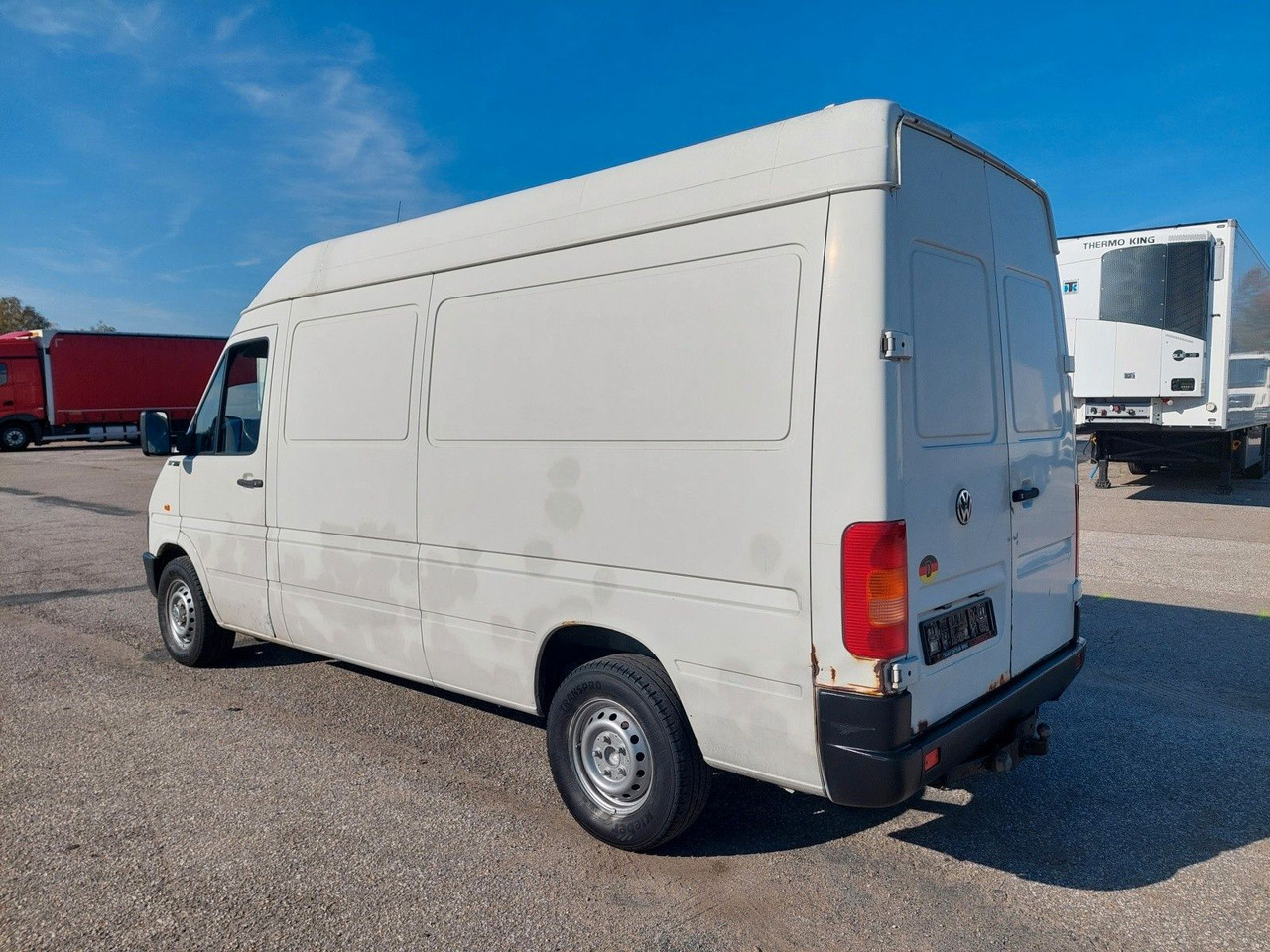Volkswagen LT Kasten-Kombi 35 L2H2 Hochraum - 厢式货车:图3 Volkswagen LT Kasten-Kombi 35 L2H2 Hochraum - 厢式货车:图3