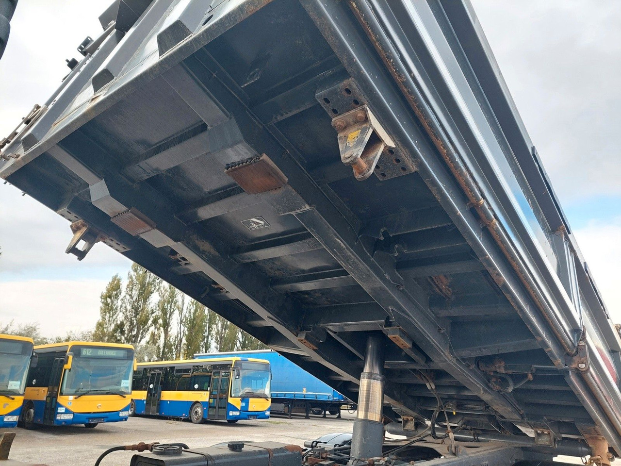 Volvo FMX 460 Meiller Bordmatik 6x4 - 翻斗车:图5 Volvo FMX 460 Meiller Bordmatik 6x4 - 翻斗车:图5