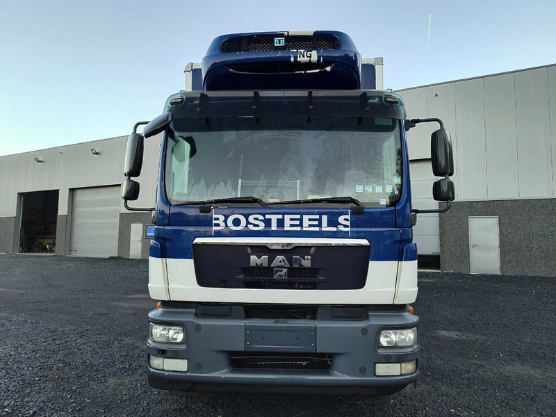 MAN TGM 18.250 2 COMPARTMENTS - 2000KG TAIL LIFT - PROBLEM COOLING UNIT - 冷藏车:图2 MAN TGM 18.250 2 COMPARTMENTS - 2000KG TAIL LIFT - PROBLEM COOLING UNIT - 冷藏车:图2