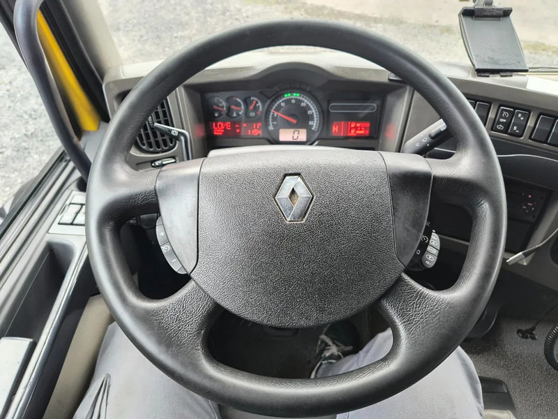 Interior photo 2: 罐车 用于运输 燃料 Renault Premium 270 DXI 13500L FUEL/CARBURANT - 4 COMP