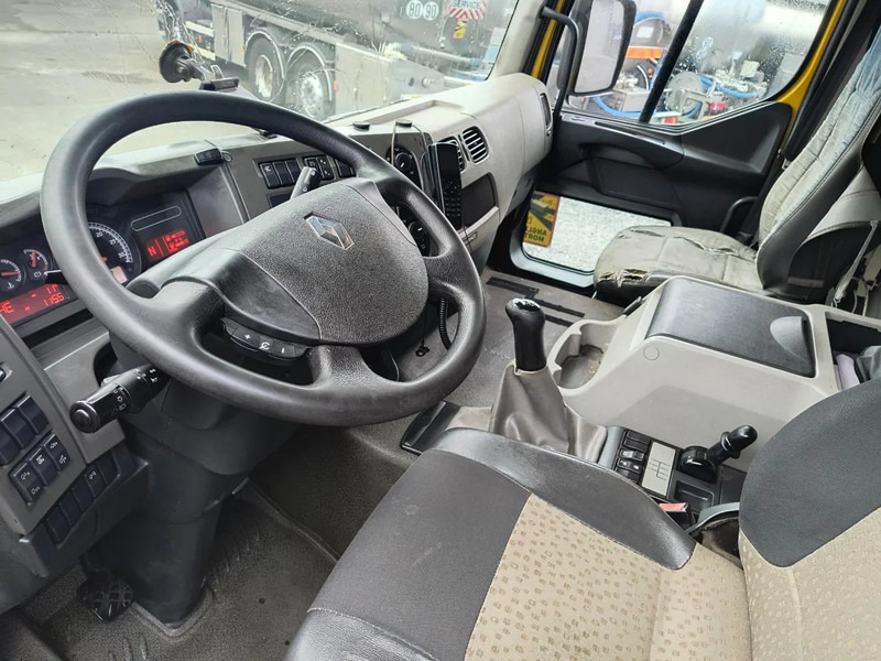 Interior photo 1: 罐车 用于运输 燃料 Renault Premium 270 DXI 13500L FUEL/CARBURANT - 4 COMP
