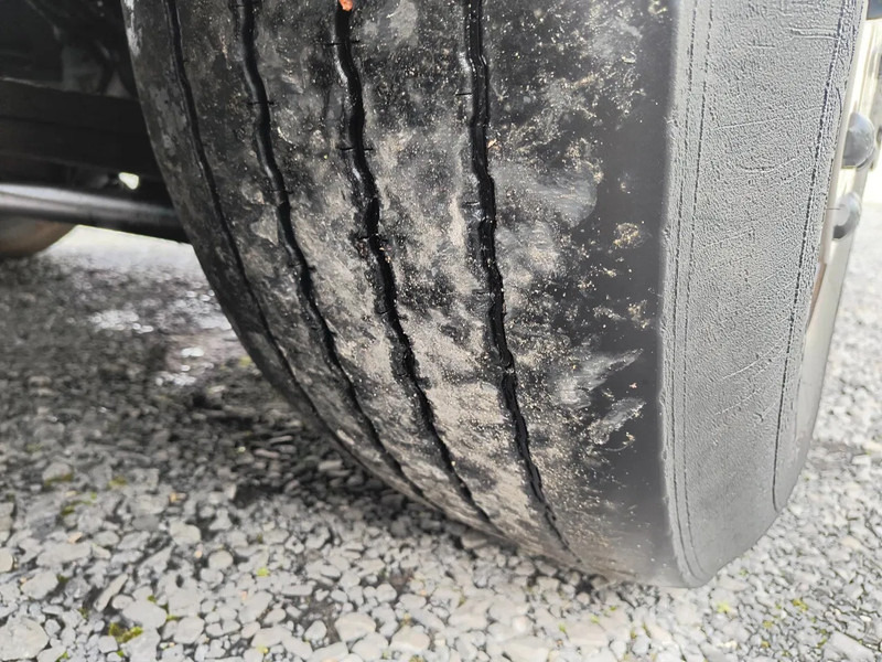 罐车 Scania 94 G.300 6X2 FOODBULK SILO - 8 COMP. - STEERING AXLE:图19 罐车 Scania 94 G.300 6X2 FOODBULK SILO - 8 COMP. - STEERING AXLE:图19