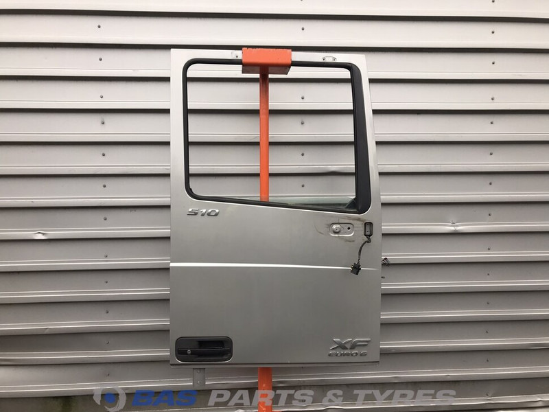 DAF XF106 Portier Rechts DAF 1881863 - 车门及其零件 适用于 卡车:图1 DAF XF106 Portier Rechts DAF 1881863 - 车门及其零件 适用于 卡车:图1