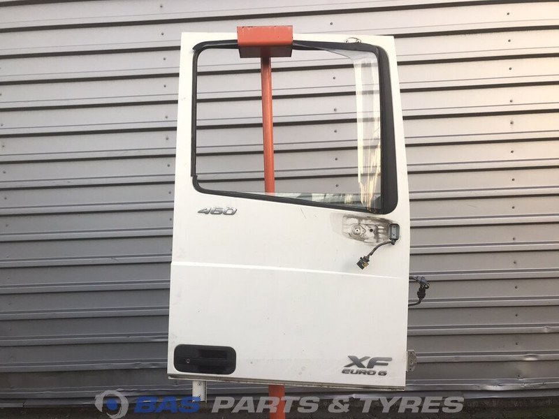 DAF XF106 Portier Rechts DAF 1881863 - 车门及其零件 适用于 卡车:图1 DAF XF106 Portier Rechts DAF 1881863 - 车门及其零件 适用于 卡车:图1