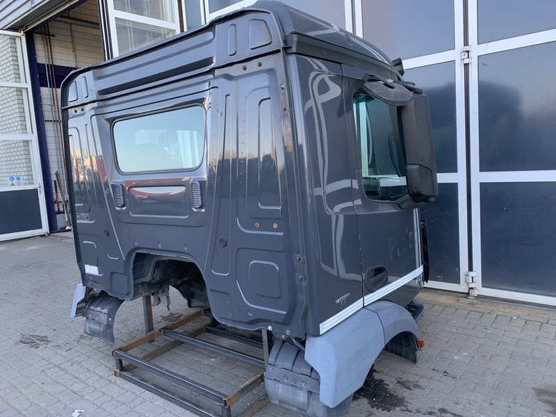 Mercedes-Benz Antos MP4 Mercedes ClassicSpace M-cab L1EH1 A 000 600 01 01 - 驾驶室和内部 适用于 卡车:图3 Mercedes-Benz Antos MP4 Mercedes ClassicSpace M-cab L1EH1 A 000 600 01 01 - 驾驶室和内部 适用于 卡车:图3