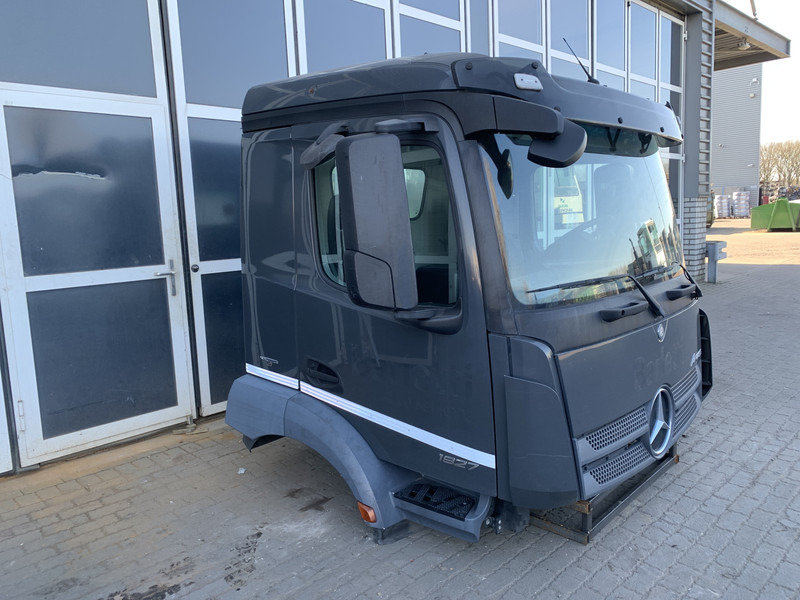 Mercedes-Benz Antos MP4 Mercedes ClassicSpace M-cab L1EH1 A 000 600 01 01 - 驾驶室和内部 适用于 卡车:图2 Mercedes-Benz Antos MP4 Mercedes ClassicSpace M-cab L1EH1 A 000 600 01 01 - 驾驶室和内部 适用于 卡车:图2