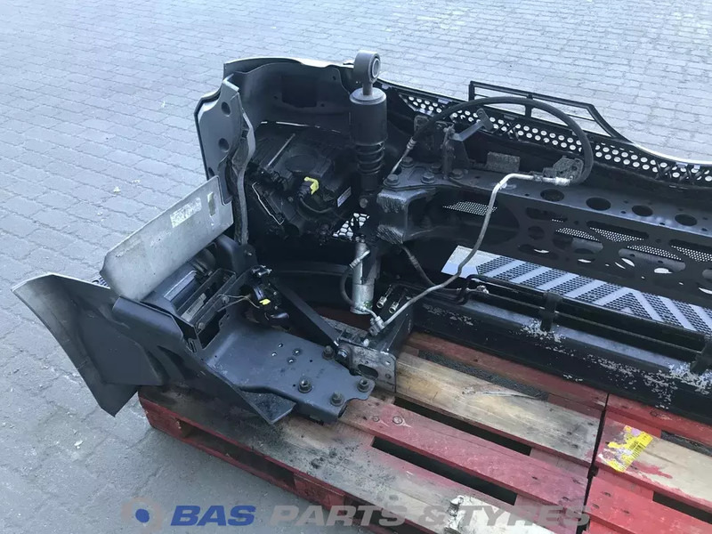 Mercedes-Benz Antos MP4 - 保险杠 适用于 卡车:图4 Mercedes-Benz Antos MP4 - 保险杠 适用于 卡车:图4