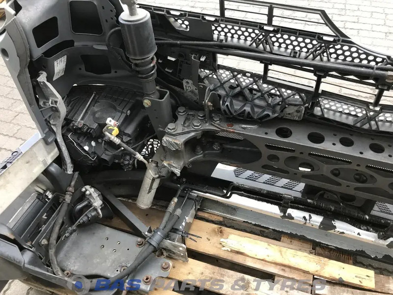 Mercedes-Benz Antos MP4 - 保险杠 适用于 卡车:图4 Mercedes-Benz Antos MP4 - 保险杠 适用于 卡车:图4