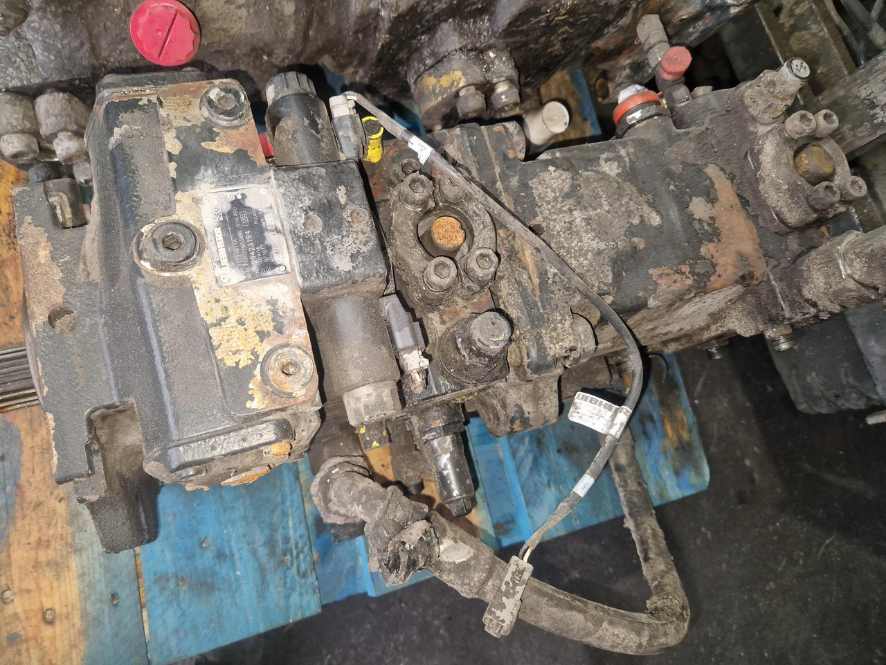 BOMBA EN TAMDEM LIEBHERR L586 - 液压泵 适用于 建筑机械:图1 BOMBA EN TAMDEM LIEBHERR L586 - 液压泵 适用于 建筑机械:图1