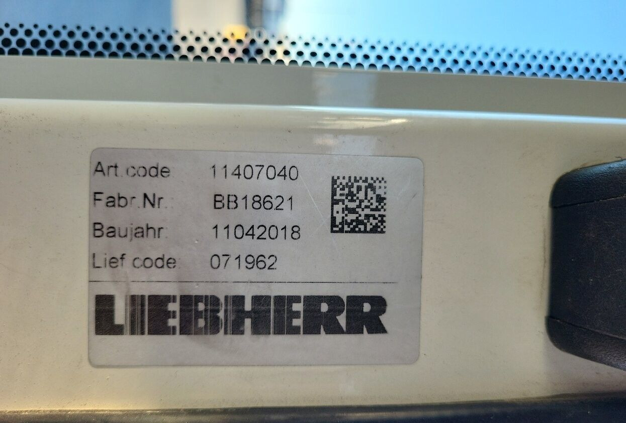 垃圾/ 工业叉装车 LIEBHERR LH30M：图23