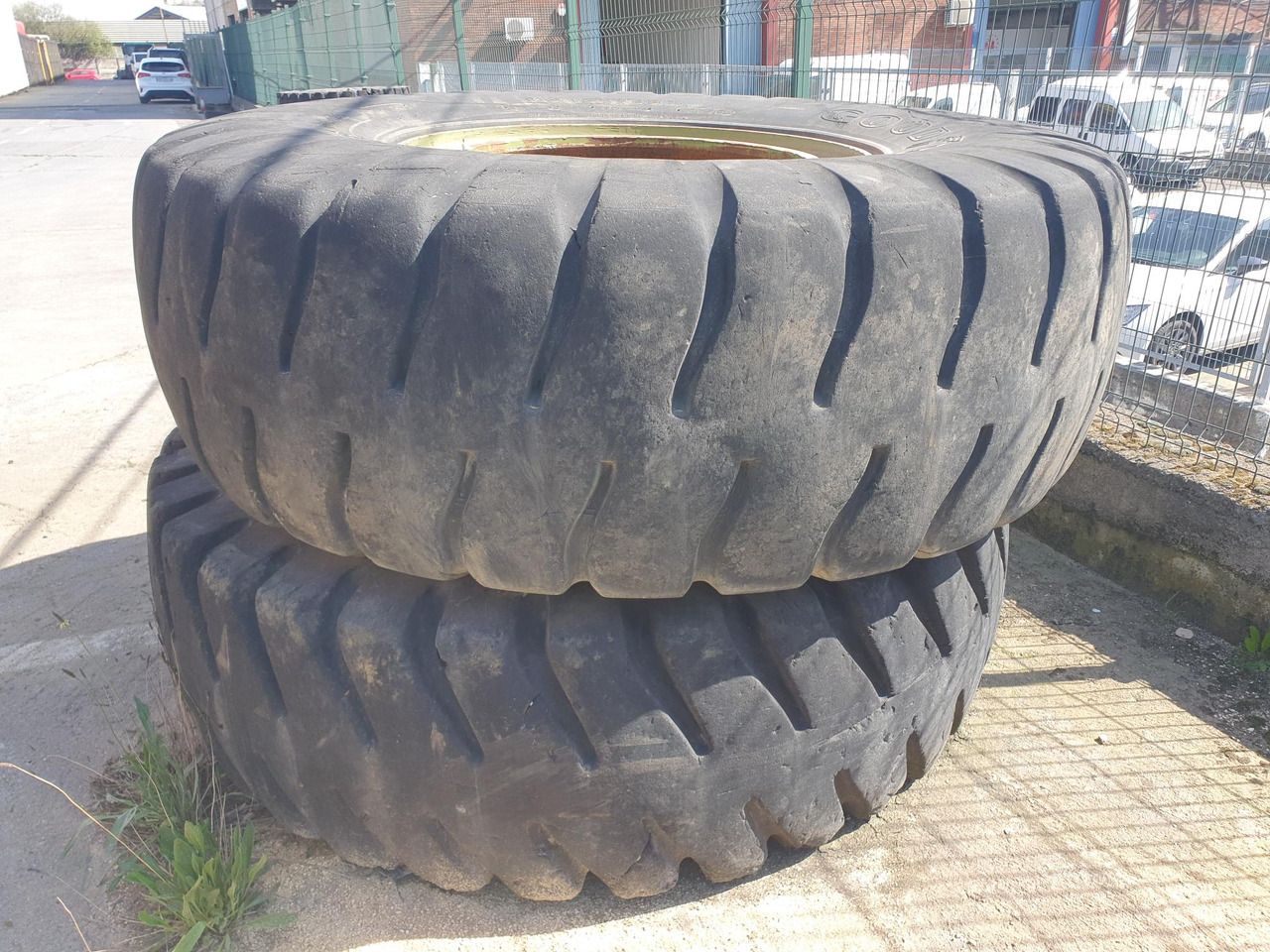 NEUMATICOS GOOD YEAR 24.00X35 - 车轮 适用于 建筑机械:图2 NEUMATICOS GOOD YEAR 24.00X35 - 车轮 适用于 建筑机械:图2