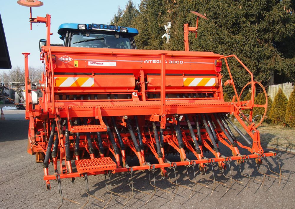 Agregat uprawowo-siewny Kuhn Kuhn HRB302D I INTEGRA 3000 2002 Brona wirowa + siewnik KUHN agregat uprawowo-siewny 3m - 联合条播机:图5 Agregat uprawowo-siewny Kuhn Kuhn HRB302D I INTEGRA 3000 2002 Brona wirowa + siewnik KUHN agregat uprawowo-siewny 3m - 联合条播机:图5