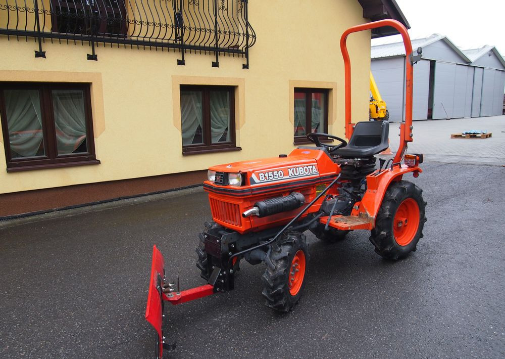 Ciągnik Kubota B1550 1994 traktorek KUBOTA 4x4 19KM - 拖拉机:图2 Ciągnik Kubota B1550 1994 traktorek KUBOTA 4x4 19KM - 拖拉机:图2