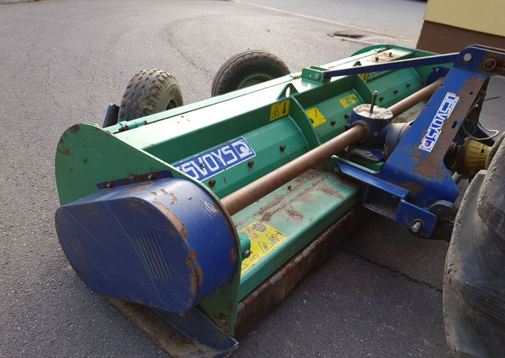 Kosiarka bijakowa Desvoys BH DR4 2011 - 甩刀式割草机:图4 Kosiarka bijakowa Desvoys BH DR4 2011 - 甩刀式割草机:图4