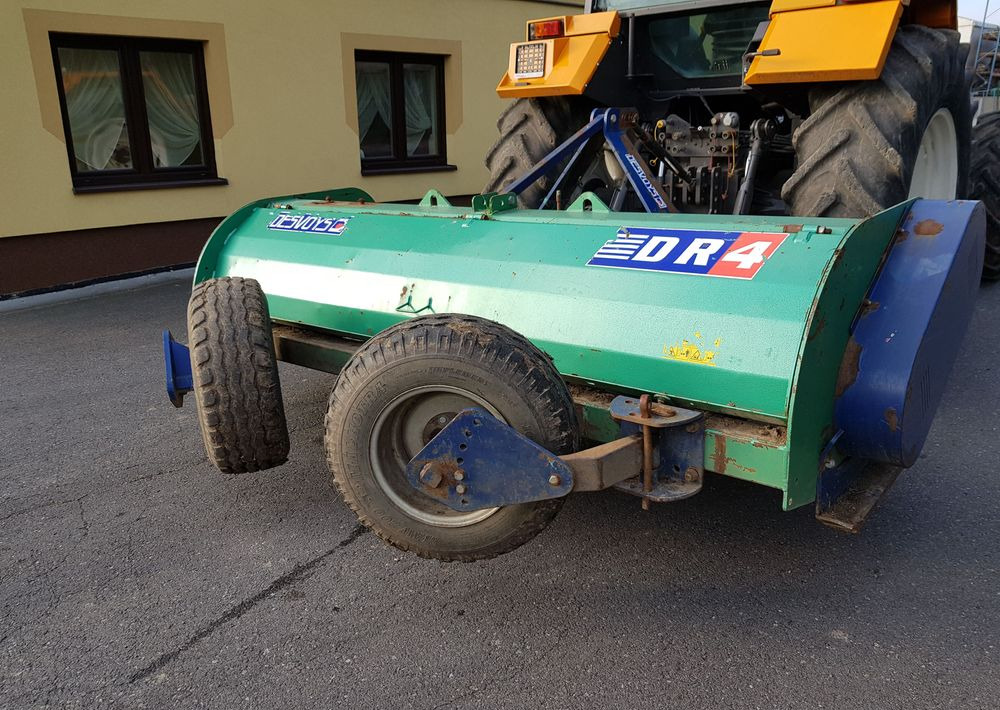 Kosiarka bijakowa Desvoys BH DR4 2011 - 甩刀式割草机:图2 Kosiarka bijakowa Desvoys BH DR4 2011 - 甩刀式割草机:图2