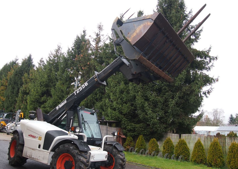 Ładowarka teleskopowa Bobcat T2556 2005 Ładowarka teleskopowa BOBCAT - 伸缩臂叉装车:图2 Ładowarka teleskopowa Bobcat T2556 2005 Ładowarka teleskopowa BOBCAT - 伸缩臂叉装车:图2