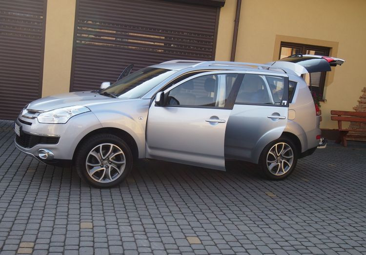 Samochód Citroen C-Crosser 2.2 HDI 2010 Samochód osobowy SUW 4x4 - 汽车:图2 Samochód Citroen C-Crosser 2.2 HDI 2010 Samochód osobowy SUW 4x4 - 汽车:图2