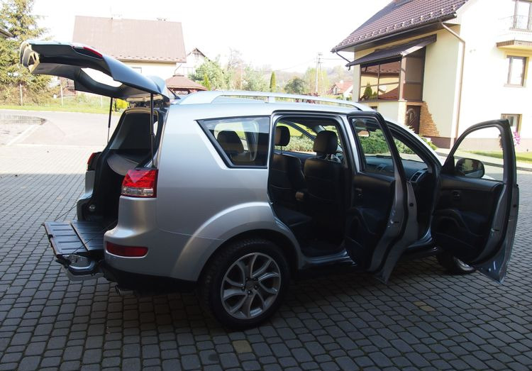 汽车 Samochód Citroen C-Crosser 2.2 HDI 2010 Samochód osobowy SUW 4x4：图6