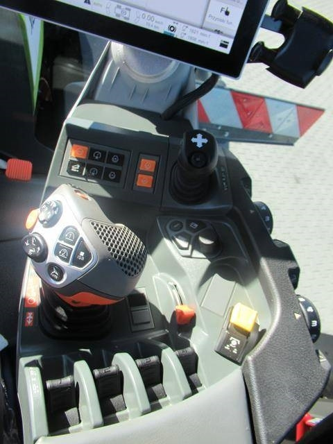 Claas Xerion 5000 Trac - 拖拉机:图4 Claas Xerion 5000 Trac - 拖拉机:图4