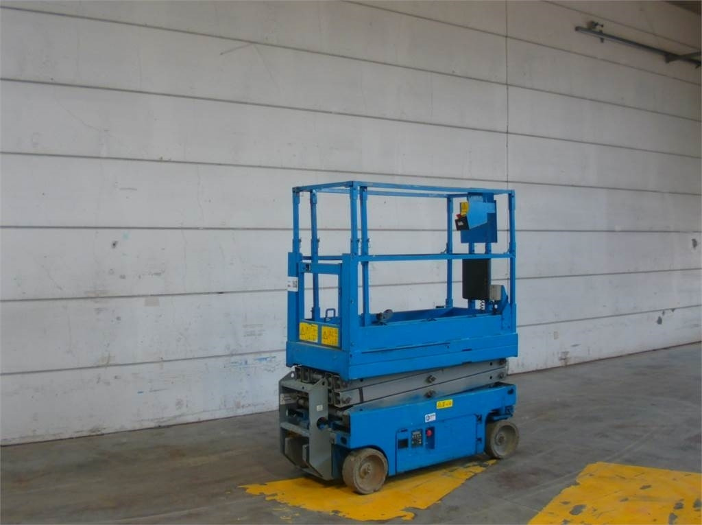 Genie GS1532 - 剪式升降机:图3 Genie GS1532 - 剪式升降机:图3