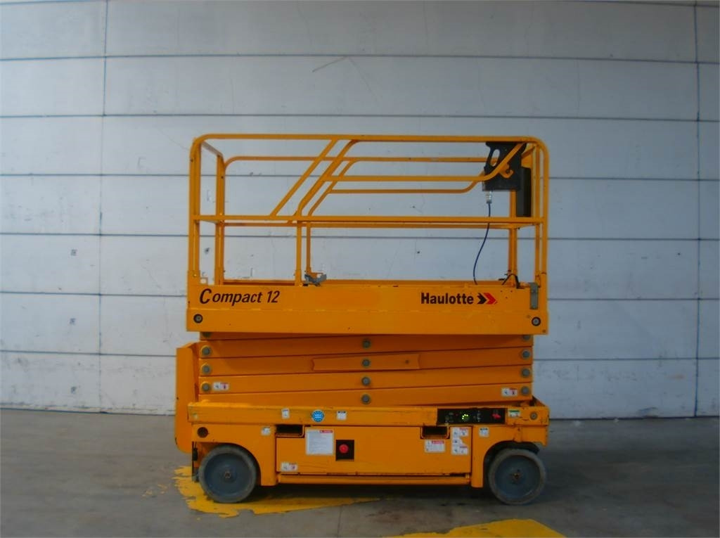 Haulotte Compact 12 - 剪式升降机:图1 Haulotte Compact 12 - 剪式升降机:图1