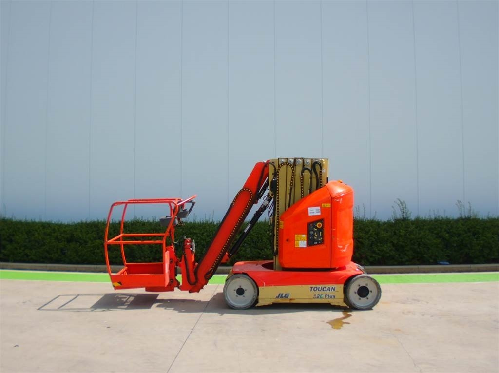 JLG Toucan 12E+ - 垂直桅杆升降机:图1 JLG Toucan 12E+ - 垂直桅杆升降机:图1