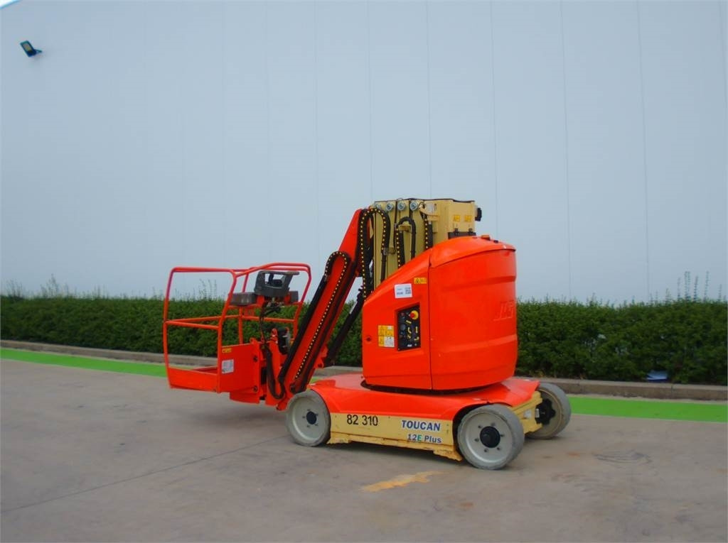 JLG Toucan 12E+ - 垂直桅杆升降机:图3 JLG Toucan 12E+ - 垂直桅杆升降机:图3