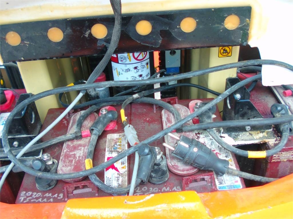 JLG Toucan 12E+ - 垂直桅杆升降机:图5 JLG Toucan 12E+ - 垂直桅杆升降机:图5