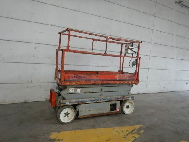 SkyJack SJ3220 - 剪式升降机:图3 SkyJack SJ3220 - 剪式升降机:图3