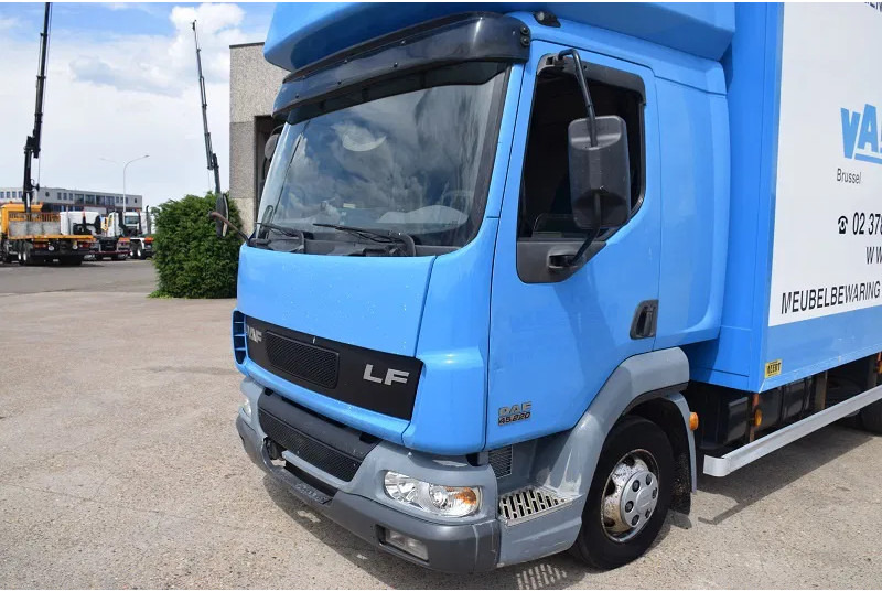 DAF LF 220 LF45 220 - 厢式卡车:图3 DAF LF 220 LF45 220 - 厢式卡车:图3