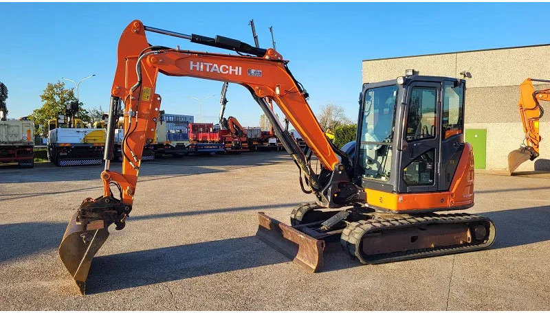 Hitachi ZX65USB-5A CLR - 履带式挖掘机:图1 Hitachi ZX65USB-5A CLR - 履带式挖掘机:图1
