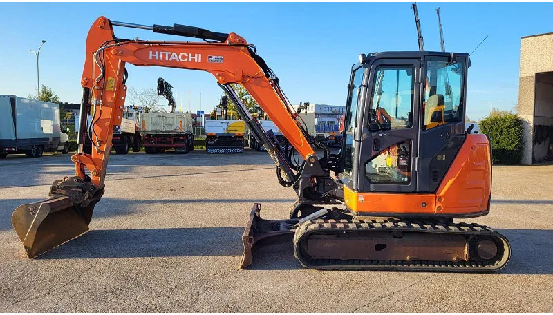 Hitachi ZX65USB-5A CLR - 履带式挖掘机:图2 Hitachi ZX65USB-5A CLR - 履带式挖掘机:图2