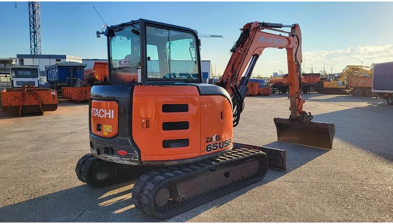 Hitachi ZX65USB-5A CLR - 履带式挖掘机:图4 Hitachi ZX65USB-5A CLR - 履带式挖掘机:图4